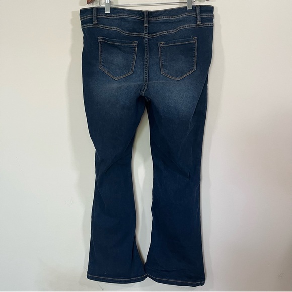 Torrid Luxe Slim Boot Jeans Women’s Sz 16R Cotton Blend Bootcut - Picture 7 of 9